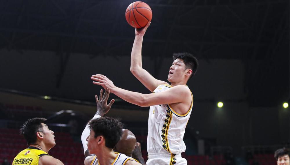 卡尔卡诺主席表示：“我们非常满意地获悉了增长法令将被废除的消息，增长法令中关于外援的规定惩罚了整个意大利足球运动。